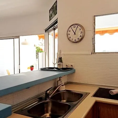 شقة With Large Terrace, 10 Meters From Playa De Burras